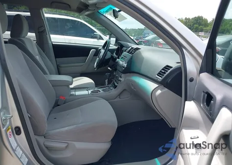 2012 Toyota Highlander Base V6 из США, поврежденный, VIN 5TDBK3EHXCS129321